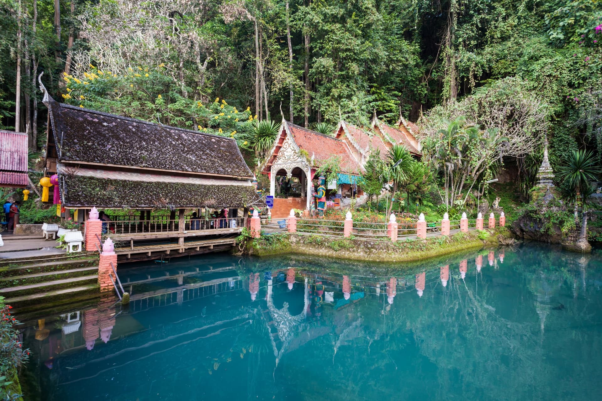 Le Wat Tham Chiang Dao