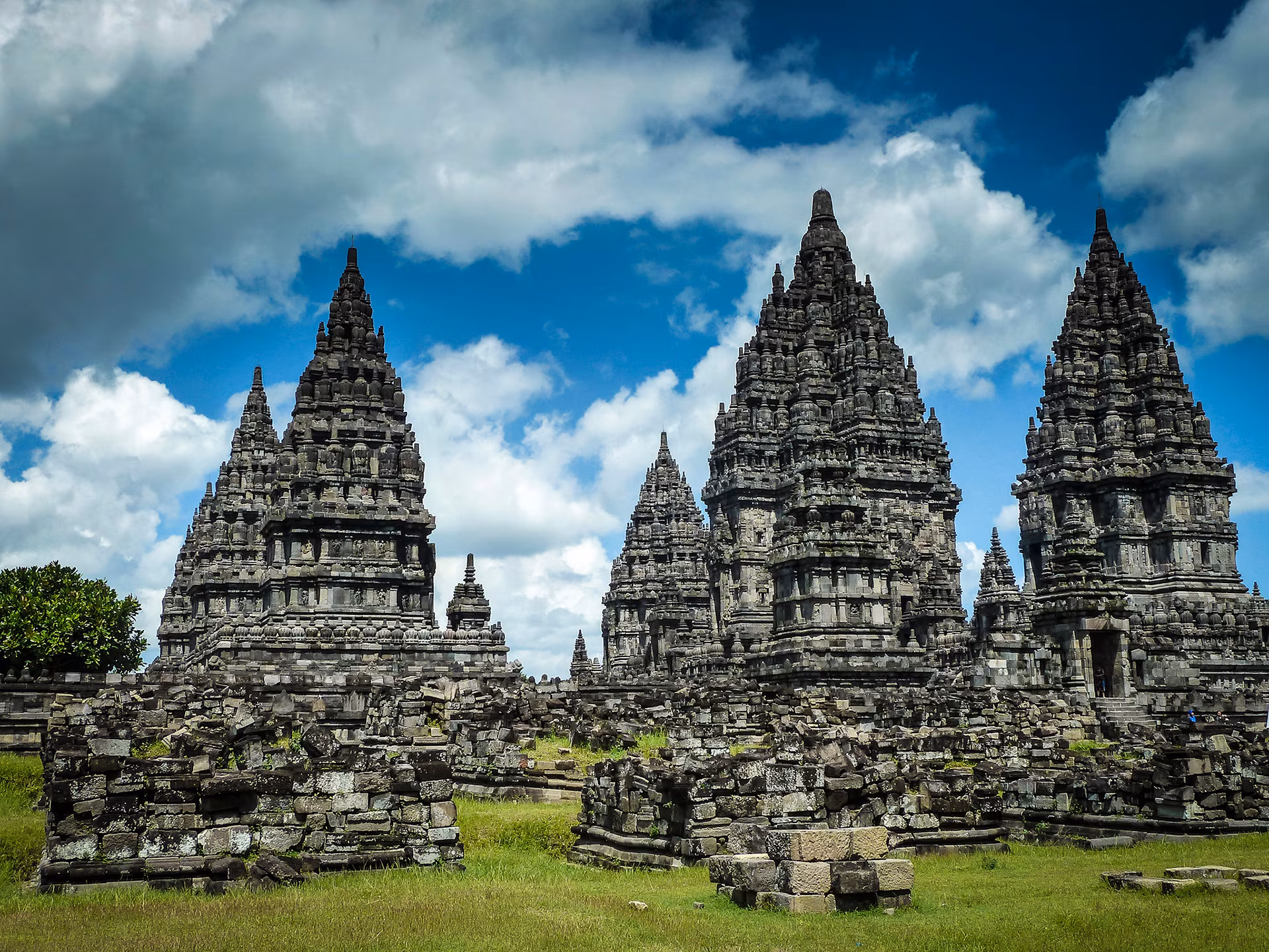 Yogyakarta intime : Prambanan: balade au coeur de l'hindouisme javanais